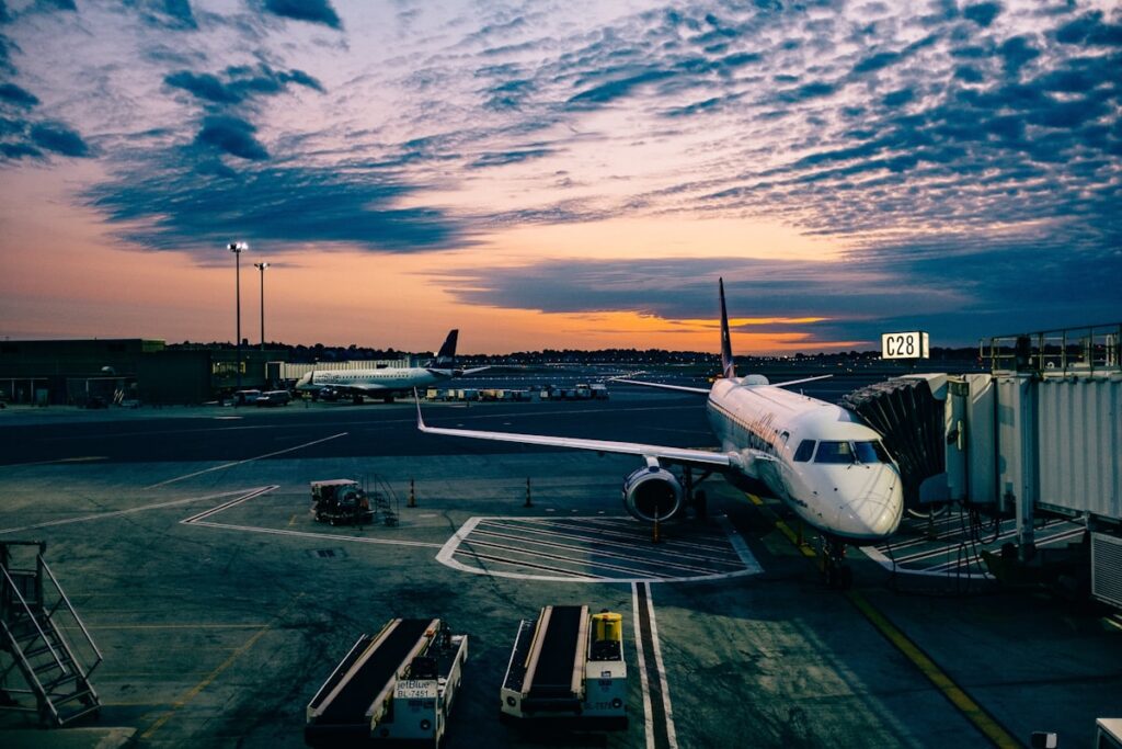 Airplane taking off — Cincinnati Airport Delays Disrupt Midwest Travel Connections Sunday | Maui Tom's News