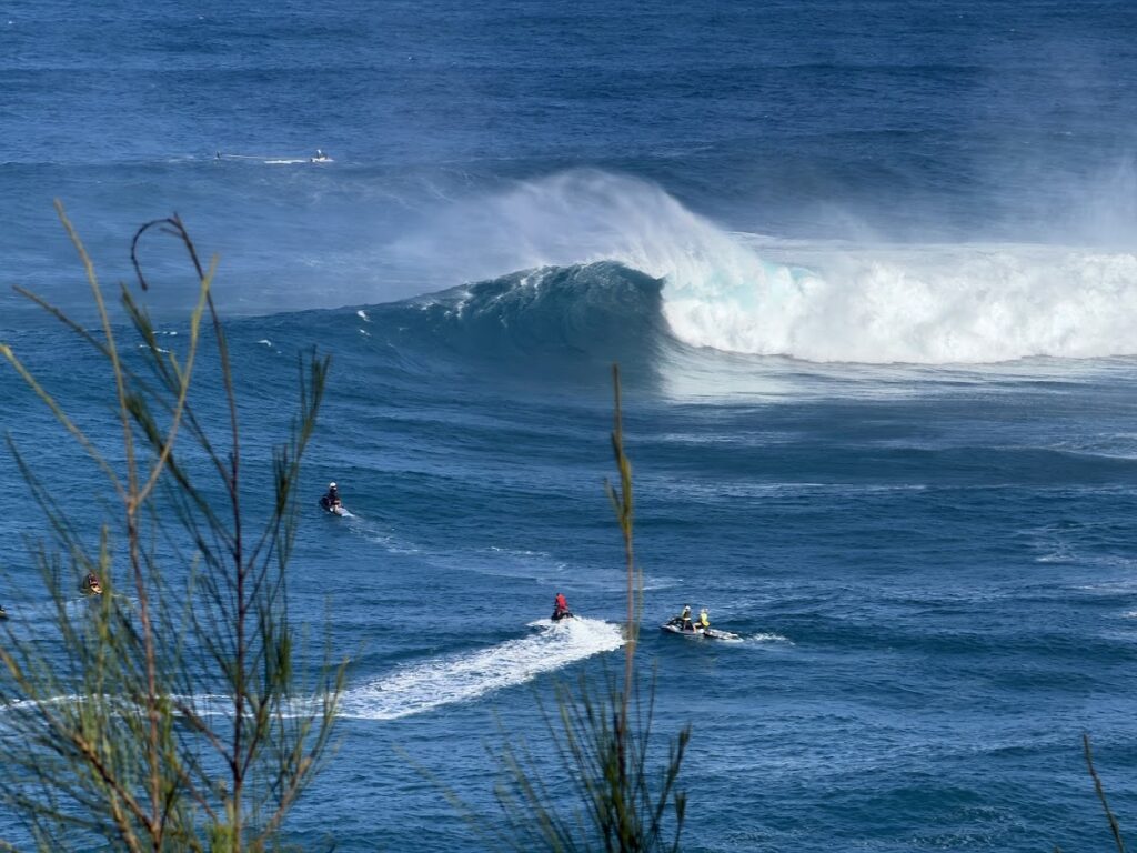 Jaws Pe'ahi big wave surf competition Maui — Maui Recruits Ham Radio Volunteers Ahead of Active Hurricane Season | Maui Tom's News