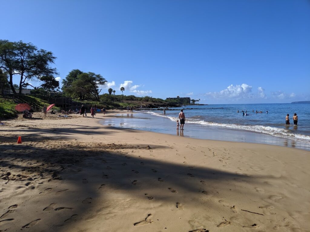 Kamaole Beach I Kihei Maui — Kīhei Beach Parking Goes Paid for Visitors Starting July 15 | Maui Tom's News
